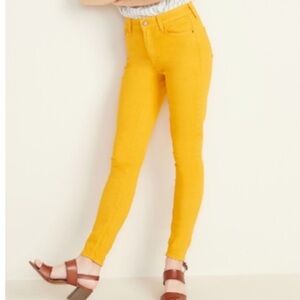 Old Navy Rockstar mustard skinny jeans size 6